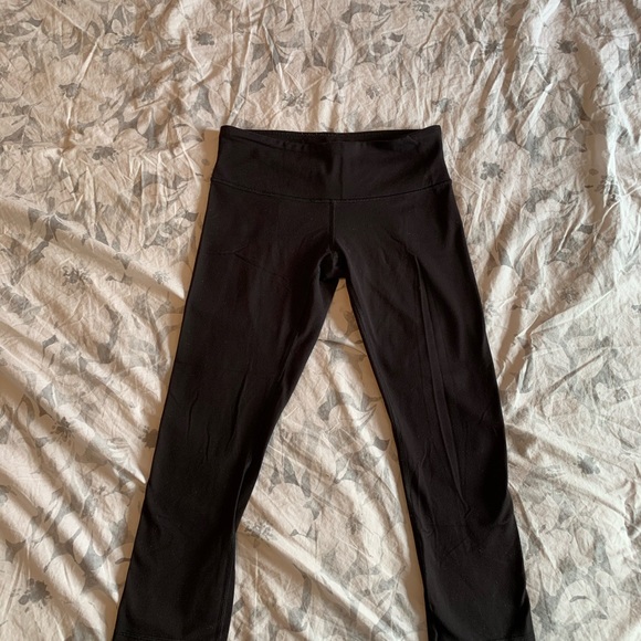 Lululemon 21” Cropped Leggings (US 6) - Picture 8 of 10